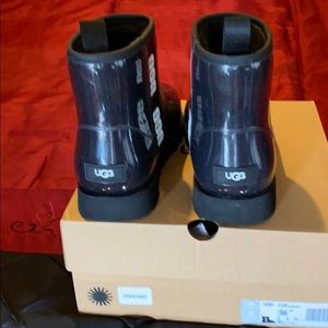 Brand new Ugg boots size 10!